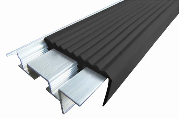 Алюминиевый закладной профиль SafeStep 2,4 м черный