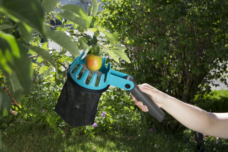Рукоятка телескопическая Gardena 210-390 см + Плодосъемник GardenaNEW 2018