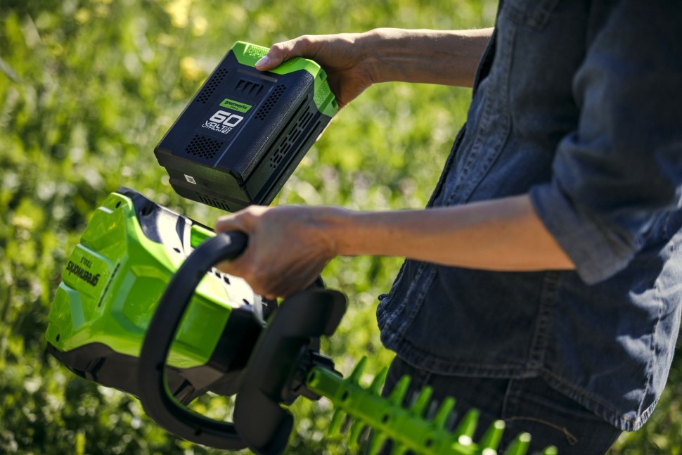 Кусторез бесщёточный аккумуляторный GD-60 60V GREENWORKS GD60HT