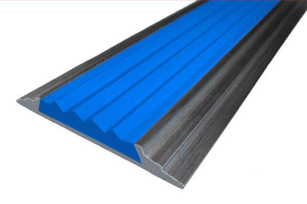 Противоскользящая накладная полоса-порог 46 мм/5 мм синяя 2 метра