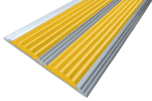 Противоскользящая полоса-порог с двумя вставками 70 мм/5,5 мм желтая 1 метр