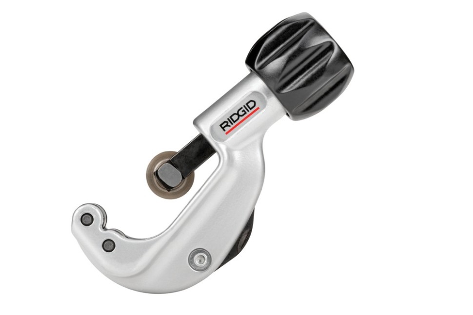 Труборез с закрытой винтовой подачей для стальных труб RIDGID 150LS