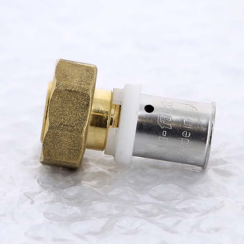 Муфта пресс-В с накидной гайкой евроконус UNI-FITT 16x3/4EK