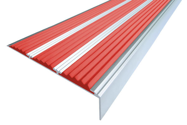 Противоскользящий угол-порог с тремя вставками 98 мм красный 1 метр