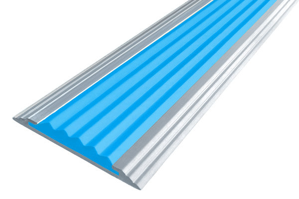 Противоскользящая полоса-порог Стандарт 40 мм анодированная матовое серебро, цвет вставки голубой