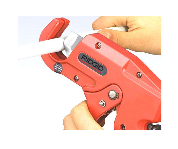 Труборез с трещоточным механизмом для пластиковых труб RIDGID 1442N 1/2-1 5/8